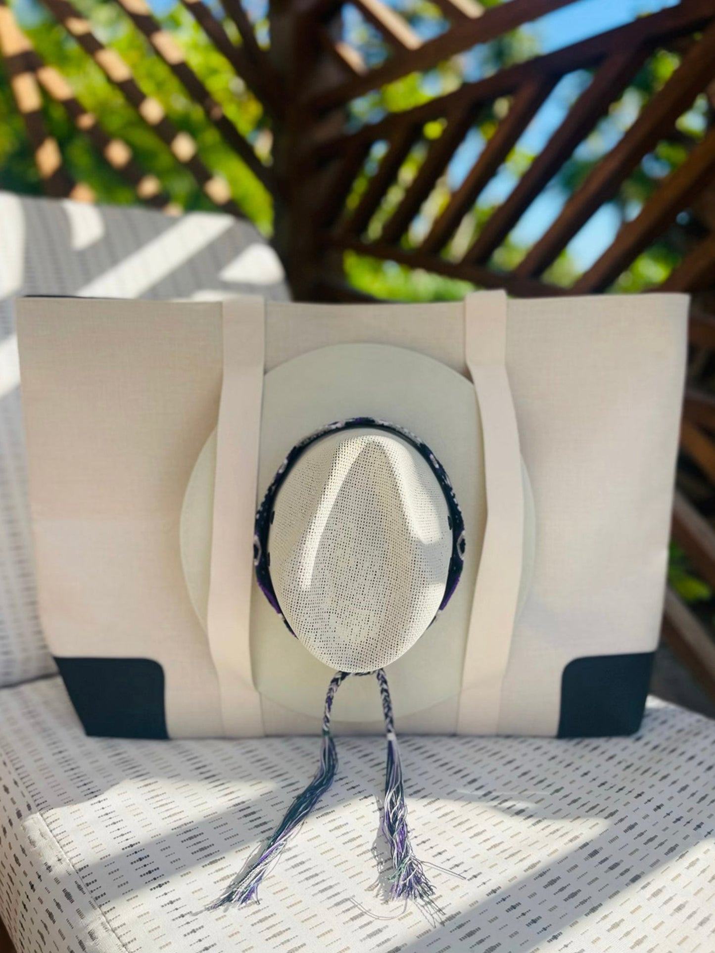the native tote large with hat