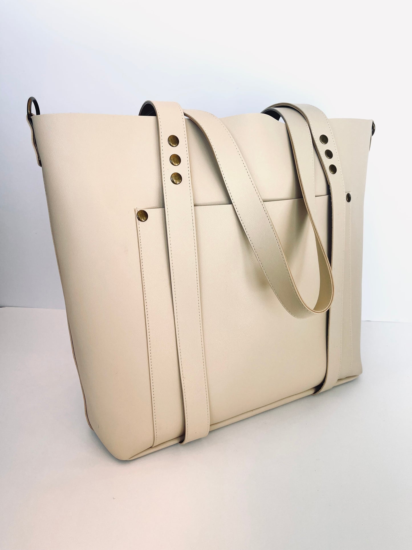 the everywhere tote ivory side