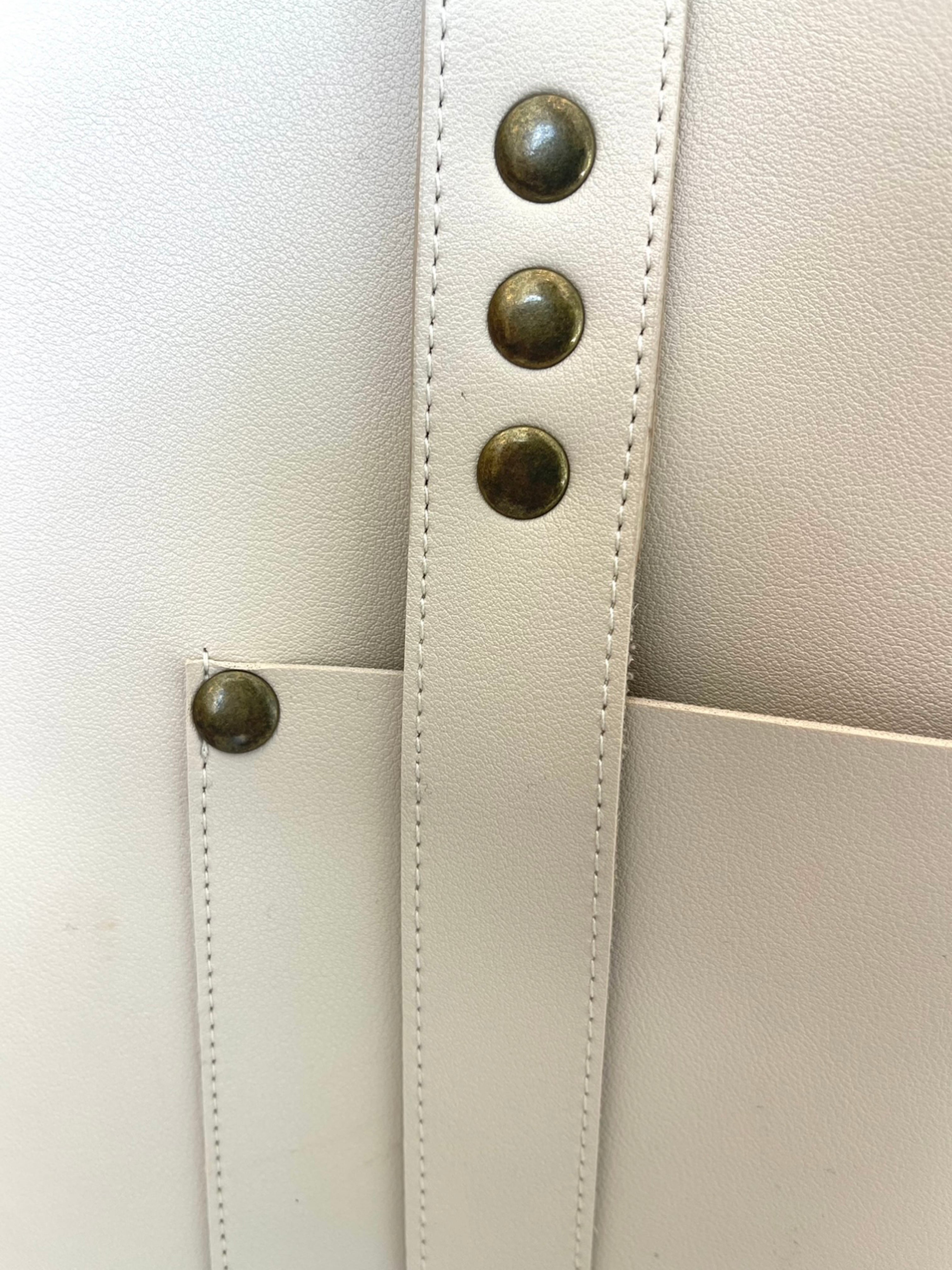 the everywhere tote ivory strap details