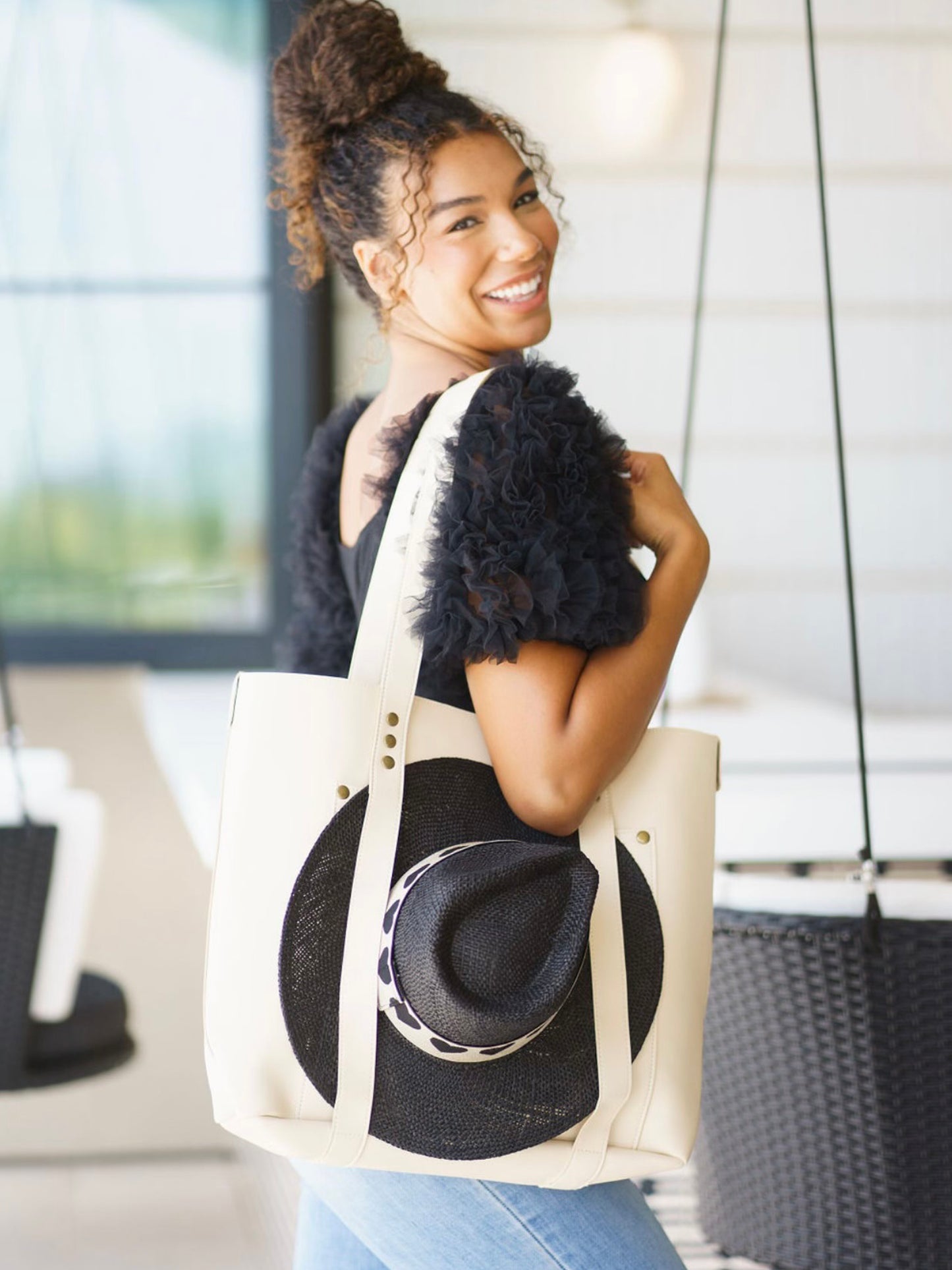 the everywhere tote ivory lifestyle