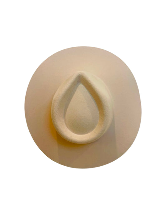 rancher hat light beige top